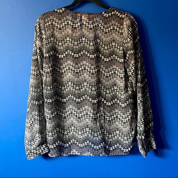 Forever 21 Sheer Funky Purple Chevron Gathered Front Long-Sleeve Blouse - Picture 2 of 10